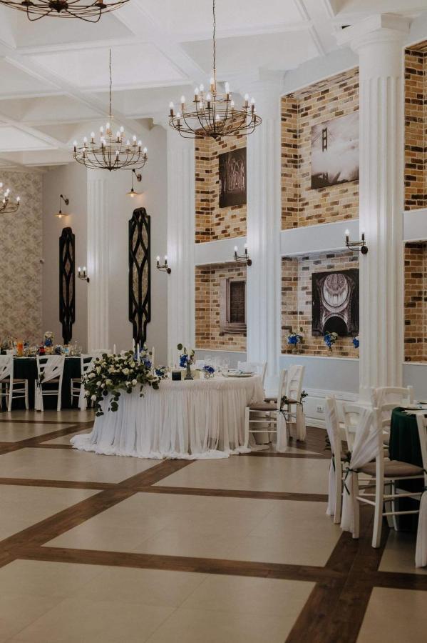 Pavillion 78 Hotel Bacău Exterior foto